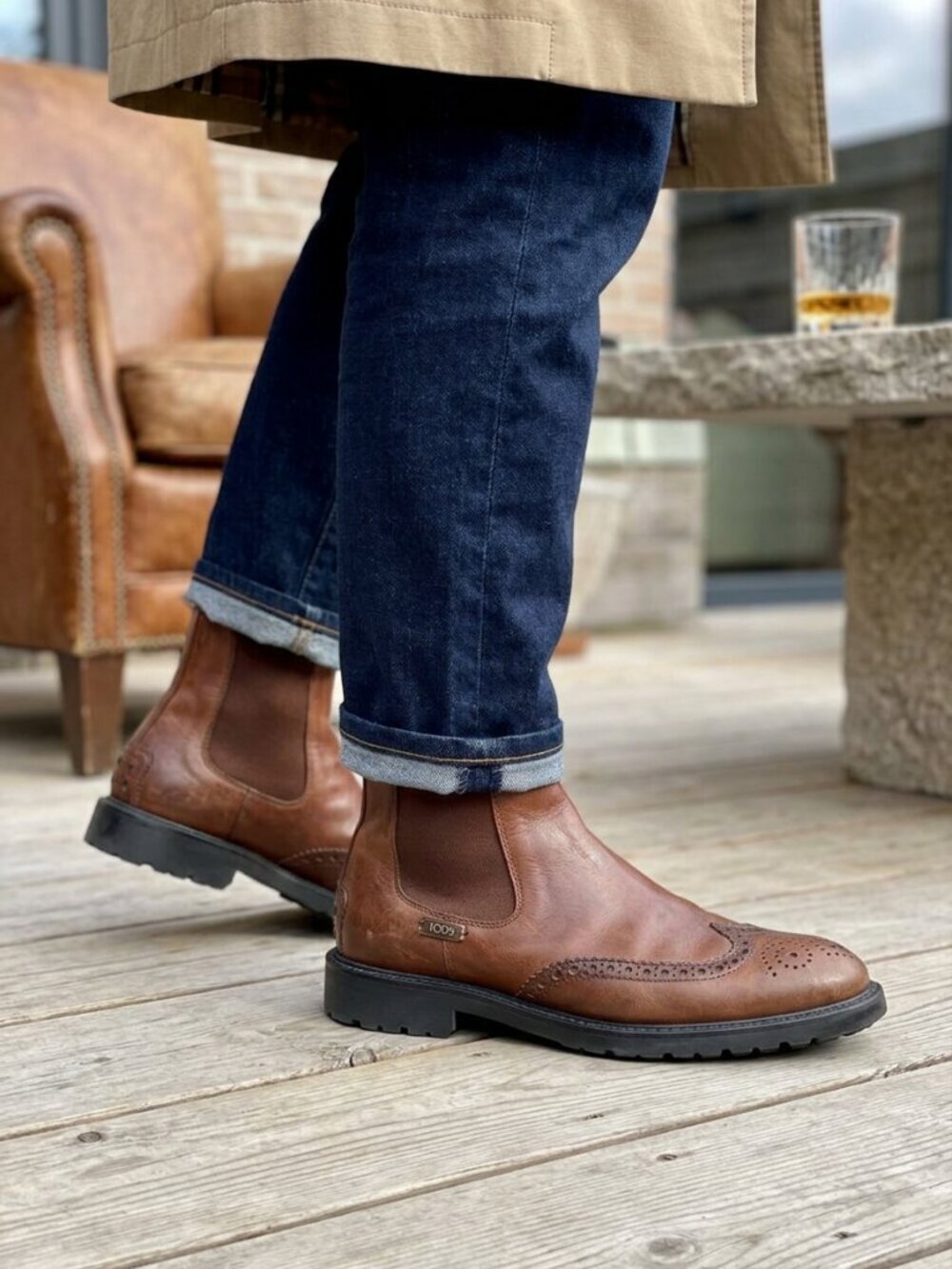 Tod's perforated wingtip brogue-style brown leather ankle chelsea boots UK7 =US8